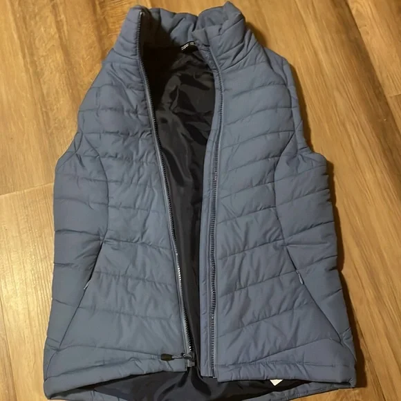 Moonlight Blue Vest ❄️ - Picture 14 of 16